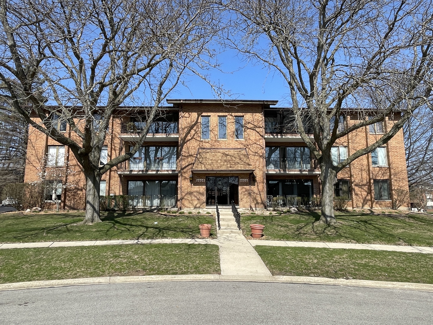 9906 Shady Lane #3SW, Orland Park, IL 60462