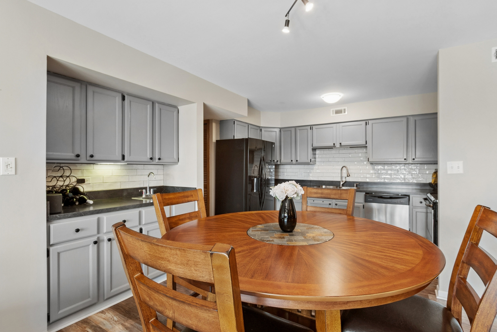 9906 Shady Lane #3SW, Orland Park, IL 60462