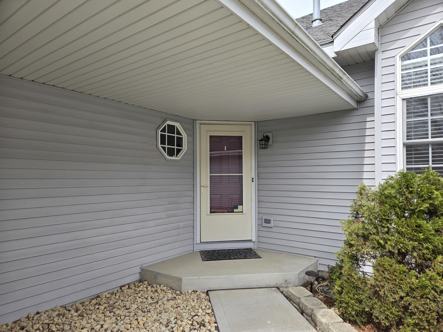 130 S McGinty Street, Diamond, IL 60416