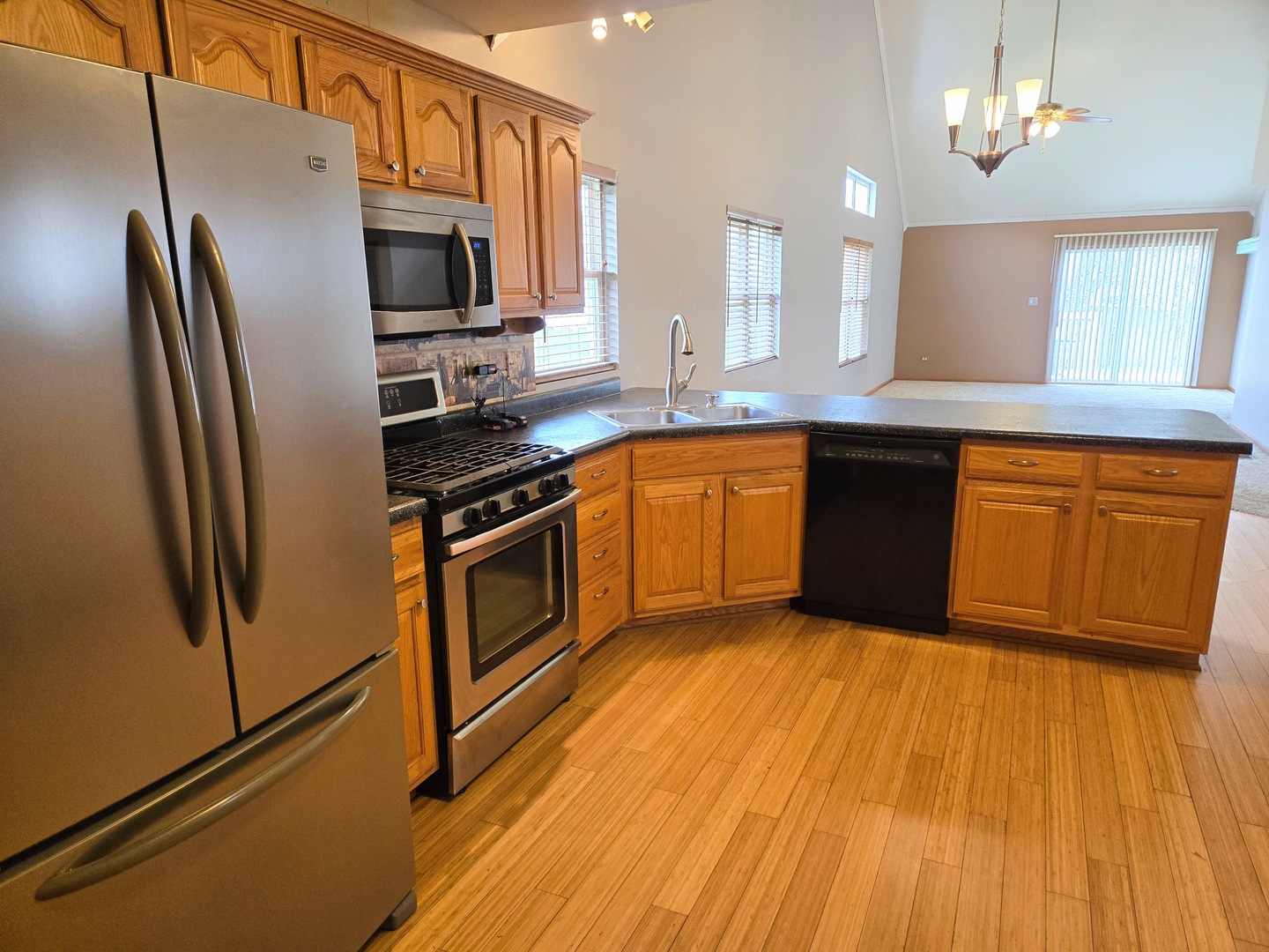 130 S McGinty Street, Diamond, IL 60416