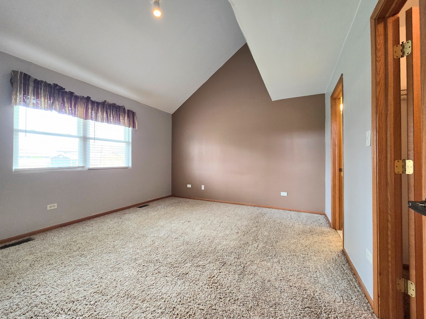 130 S McGinty Street, Diamond, IL 60416