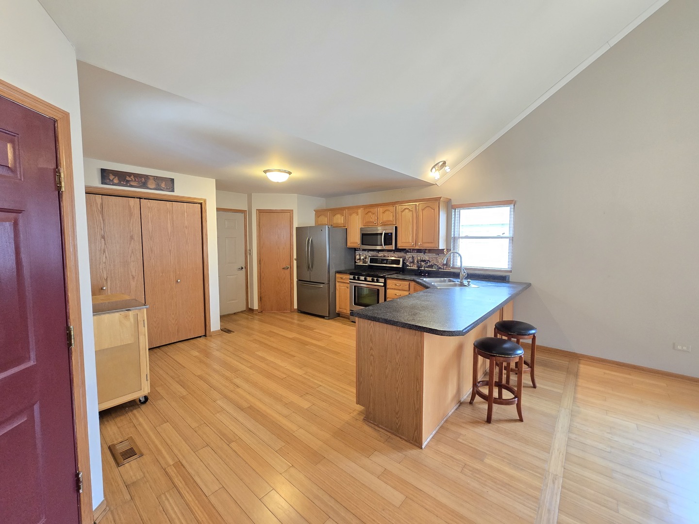 130 S McGinty Street, Diamond, IL 60416