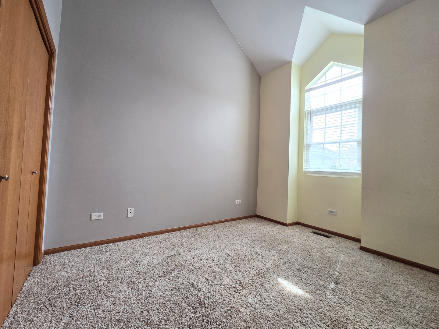 130 S McGinty Street, Diamond, IL 60416