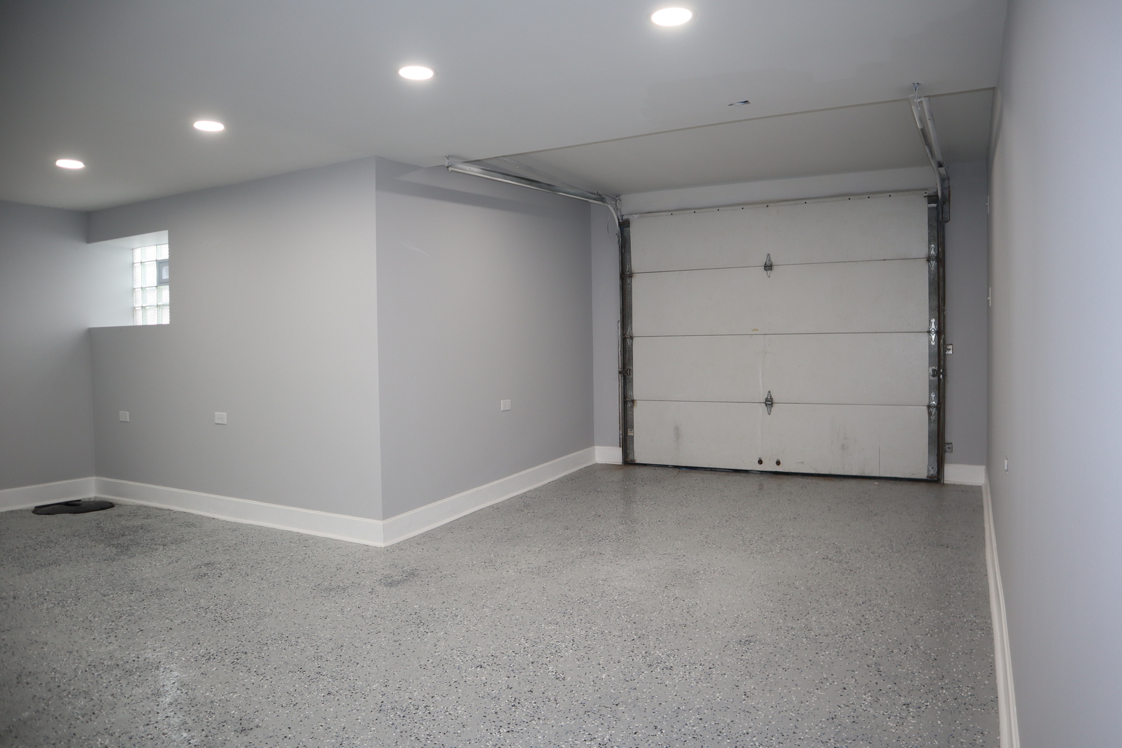 210 W 16th Place, Chicago Heights, IL 60411