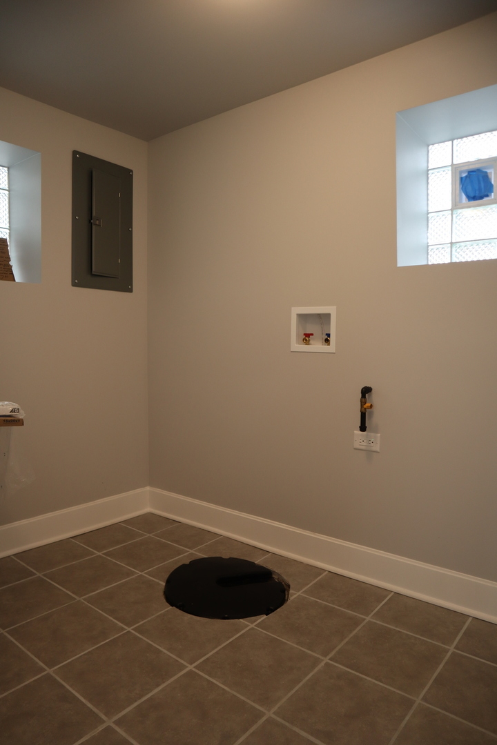 210 W 16th Place, Chicago Heights, IL 60411