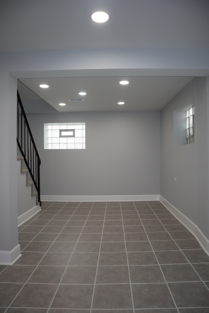 210 W 16th Place, Chicago Heights, IL 60411