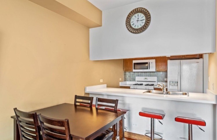 1273 Cranbrook Drive, Schaumburg, IL 60193