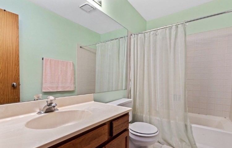 1273 Cranbrook Drive, Schaumburg, IL 60193