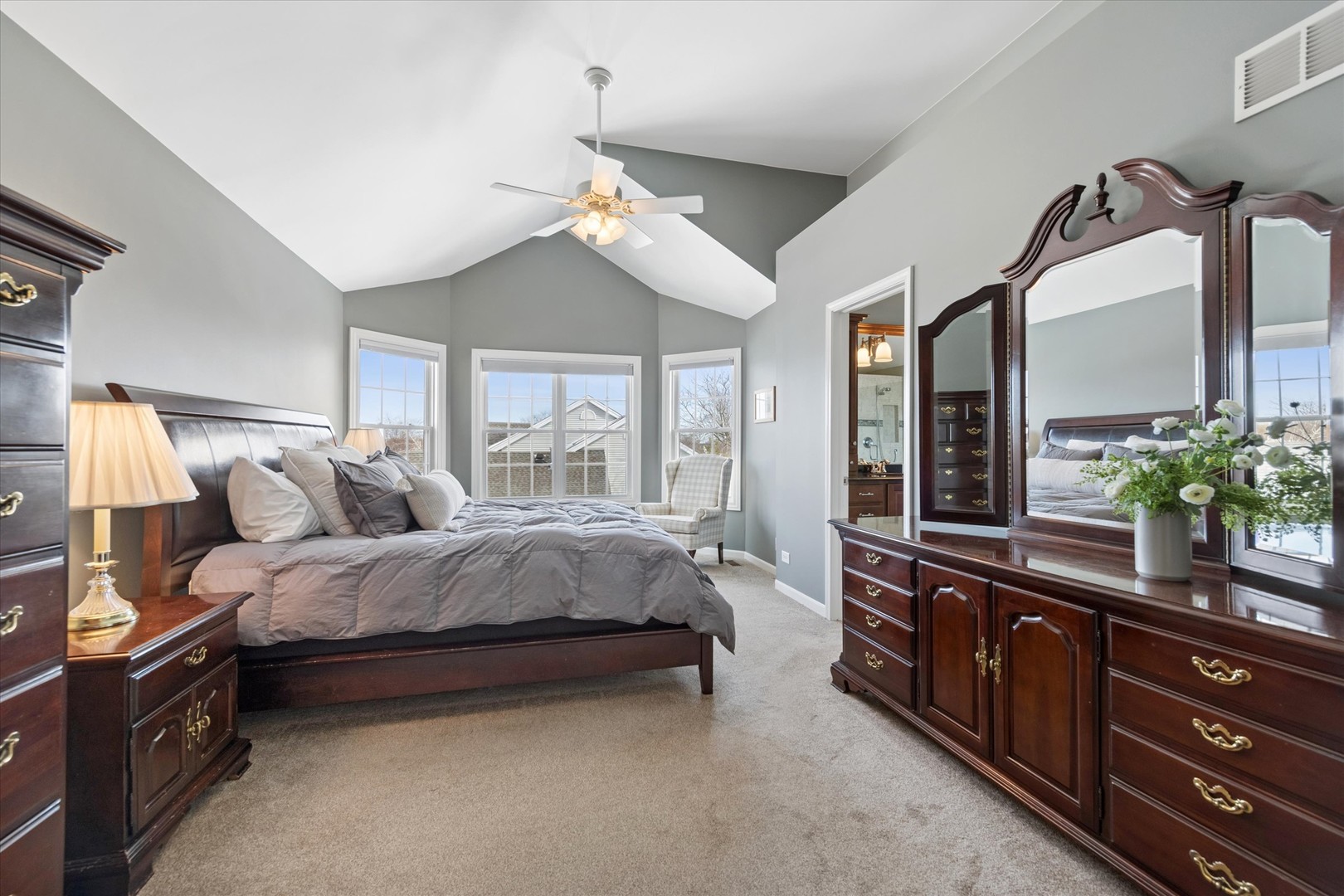 711 Foxmoor Lane, Lake Zurich, IL 60047