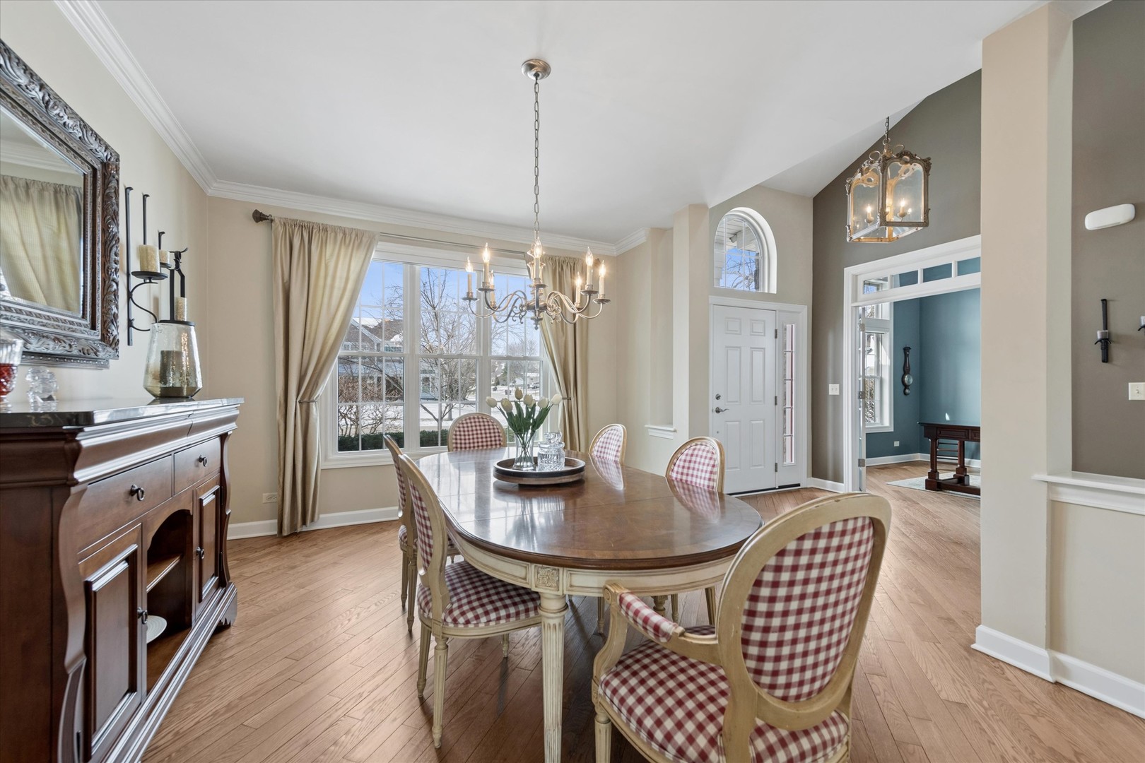 711 Foxmoor Lane, Lake Zurich, IL 60047