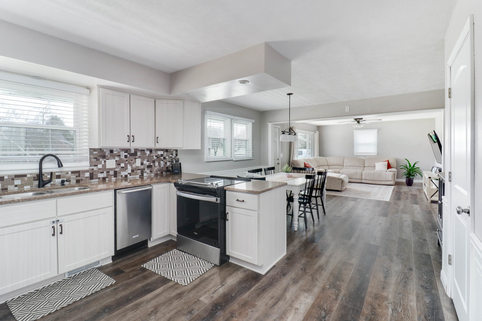 313 S School Street, Minier, IL 61759