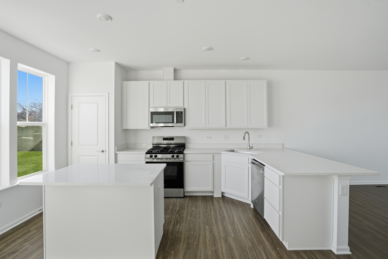 339 Settlers Place, West Dundee, IL 60118