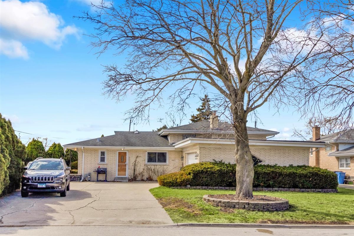 4530 Butterfield Road, Hillside, IL 60162