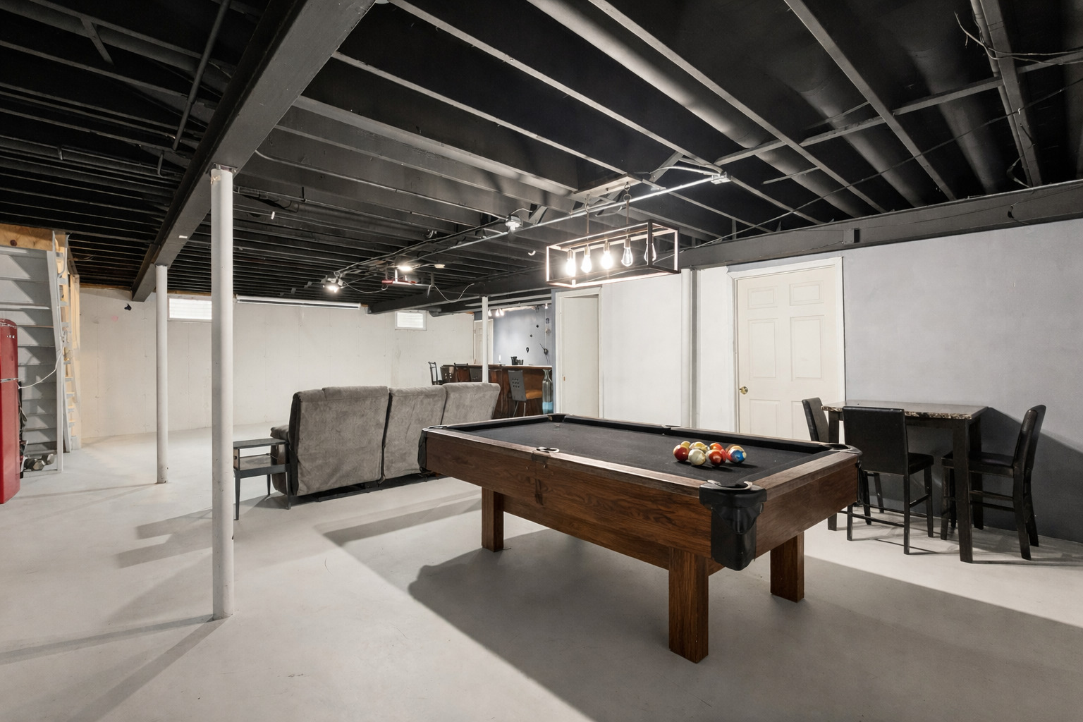 18311 Holland Road, Lansing, IL 60438