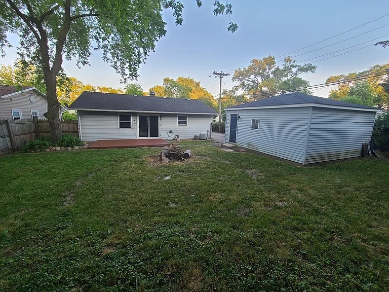 202 E STREAMWOOD Boulevard, Streamwood, IL 60107