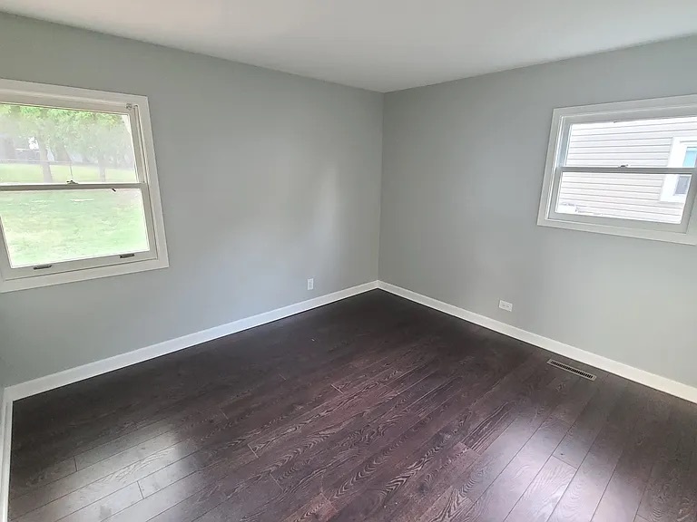 202 E STREAMWOOD Boulevard, Streamwood, IL 60107