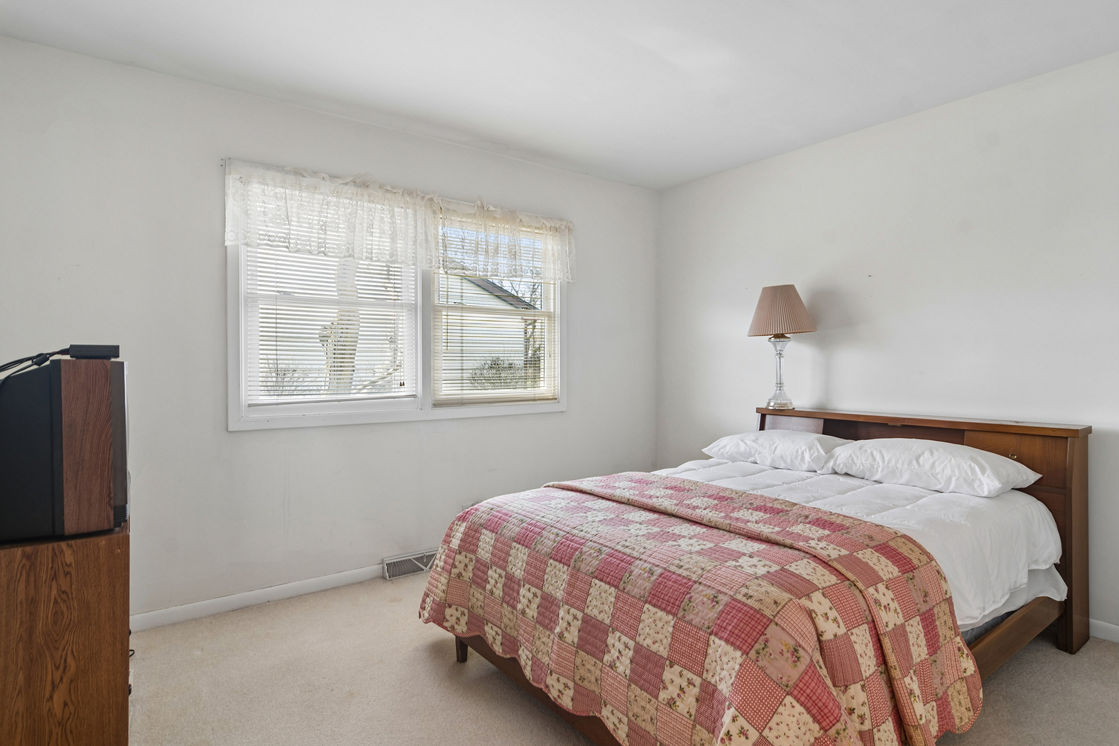 1067 S Whippoorwill Lane, Palatine, IL 60067