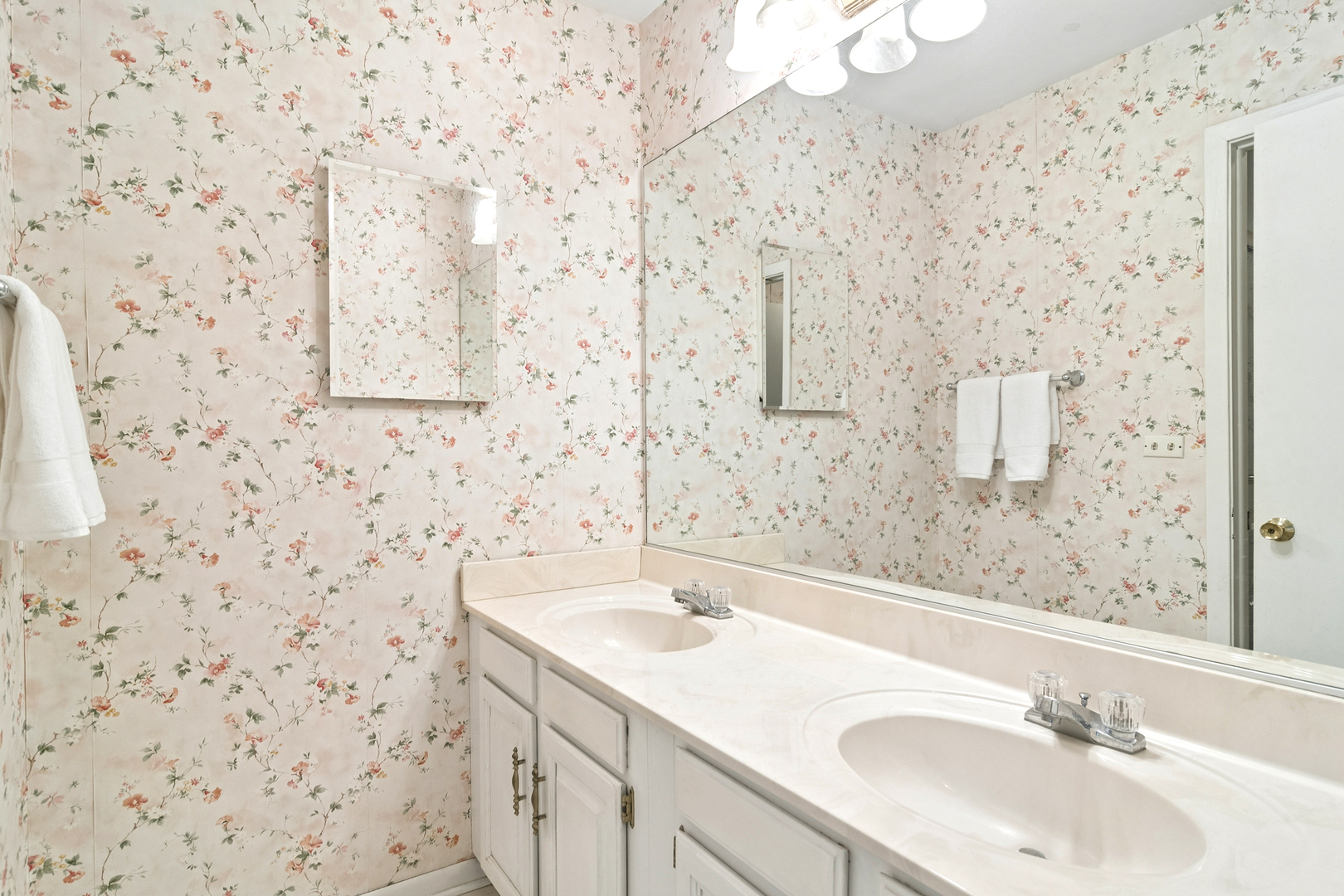 1067 S Whippoorwill Lane, Palatine, IL 60067