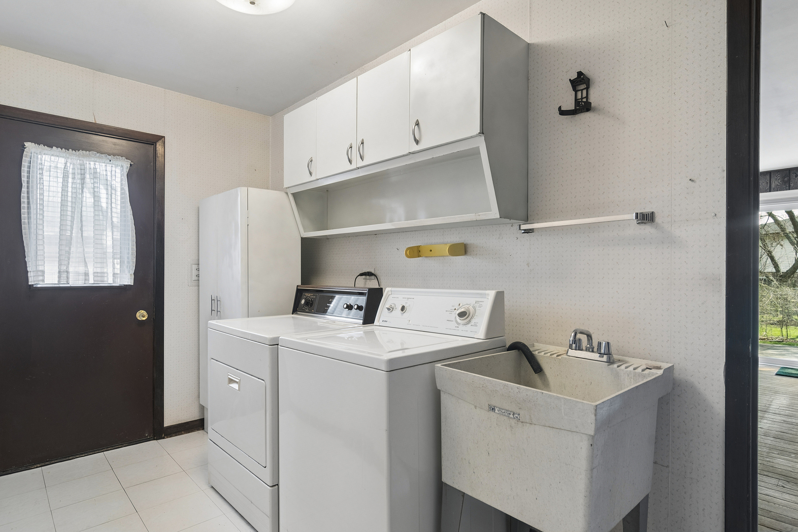 1067 S Whippoorwill Lane, Palatine, IL 60067