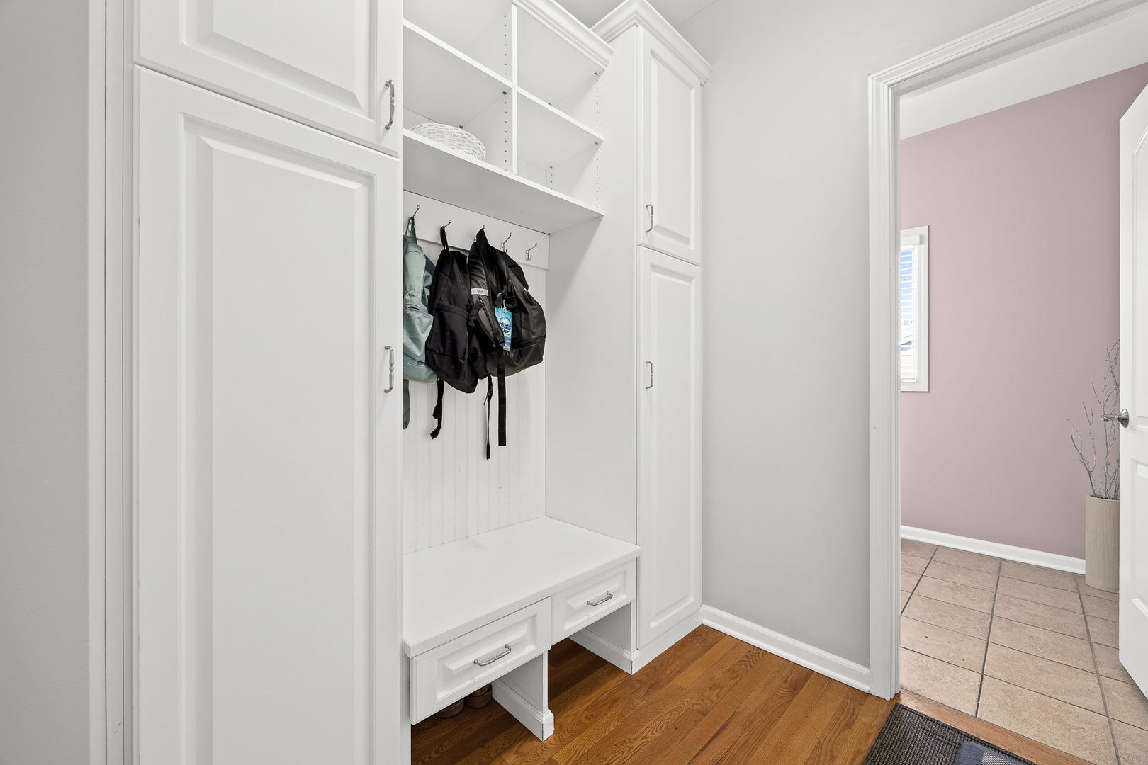 8724 Coventry Drive, Woodridge, IL 60517