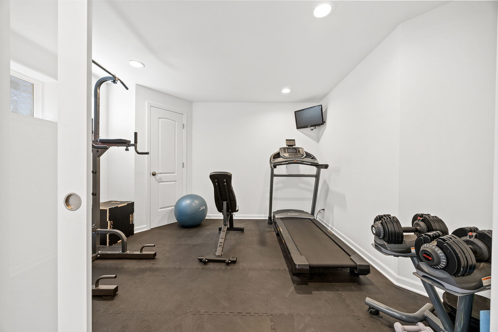 8724 Coventry Drive, Woodridge, IL 60517