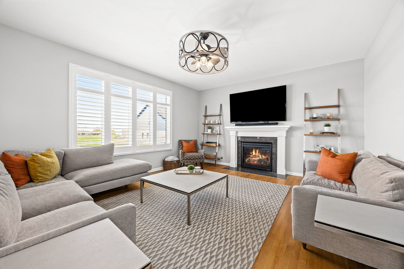 8724 Coventry Drive, Woodridge, IL 60517