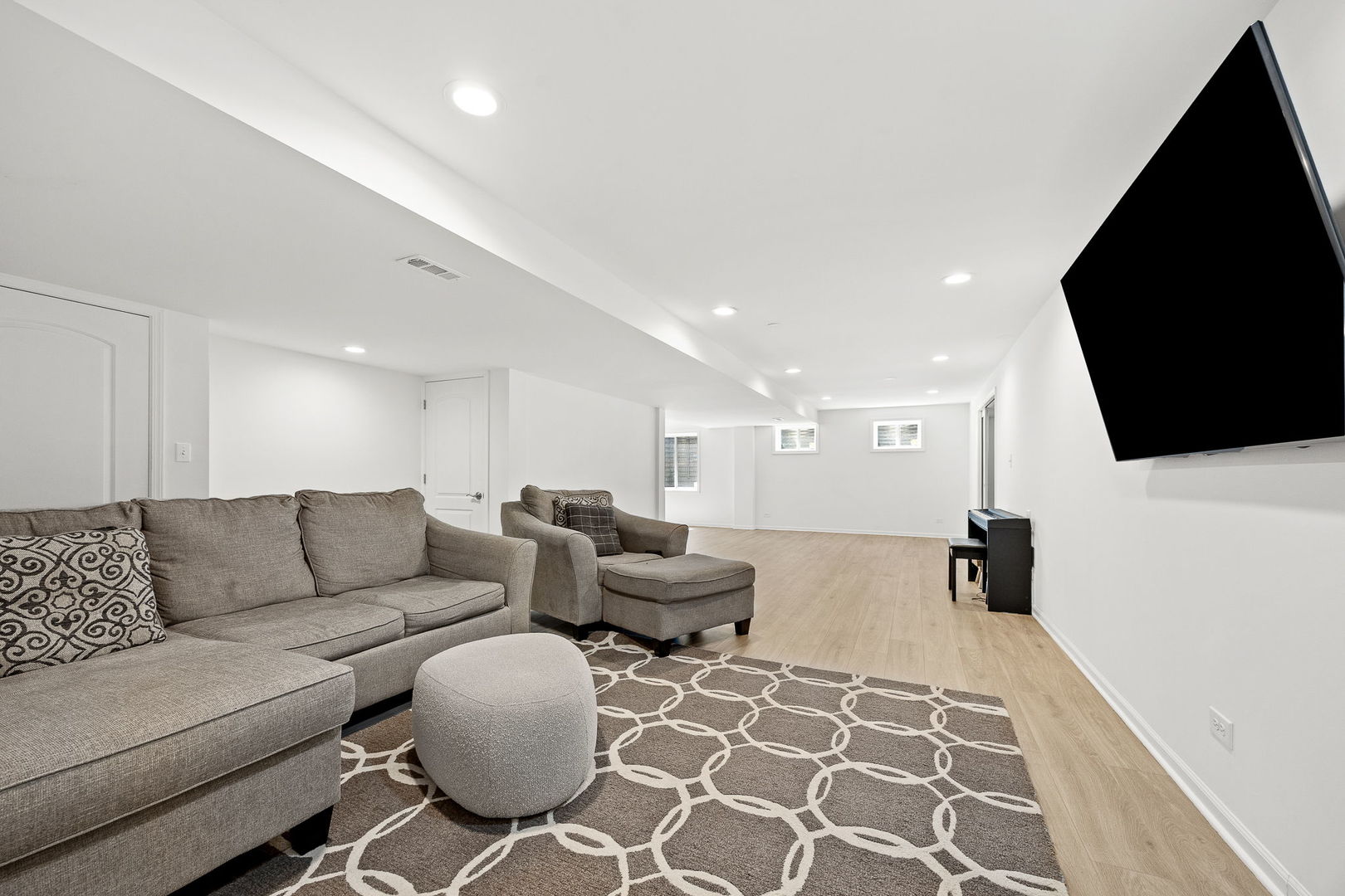 8724 Coventry Drive, Woodridge, IL 60517