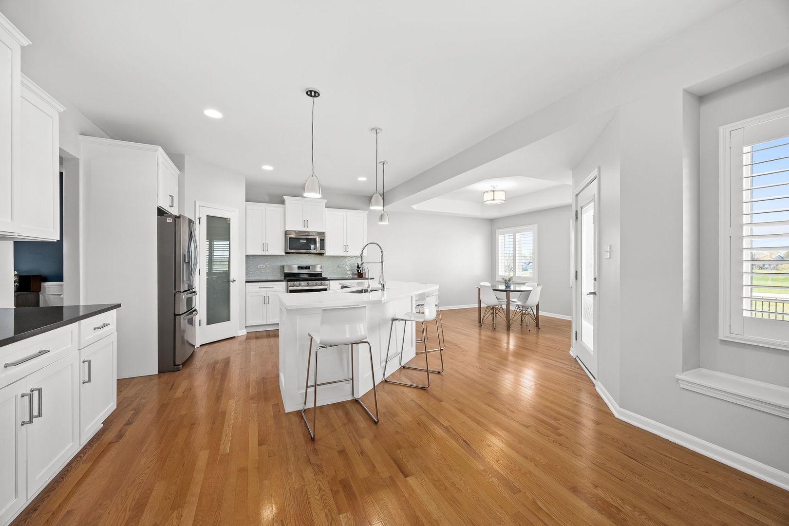 8724 Coventry Drive, Woodridge, IL 60517