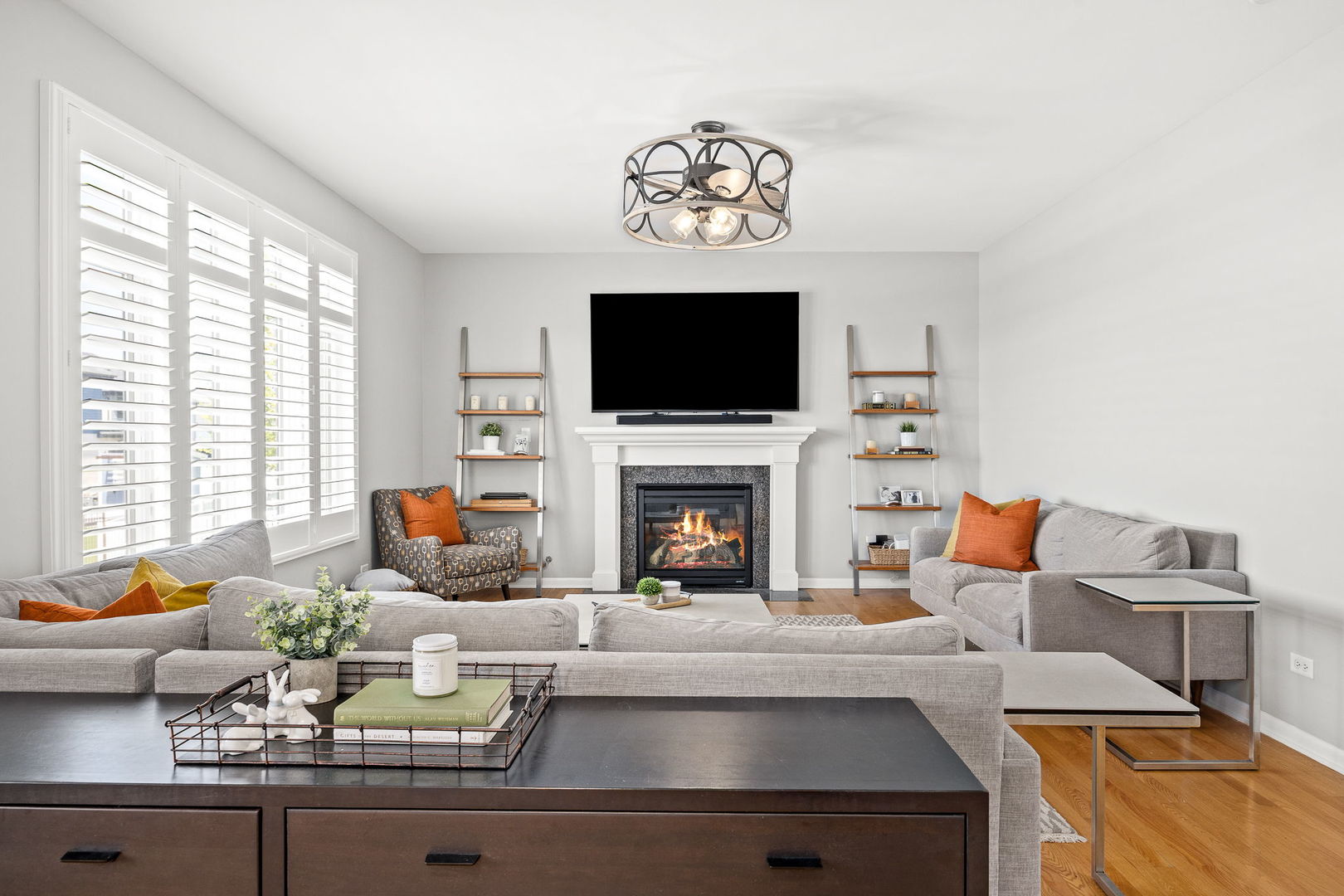 8724 Coventry Drive, Woodridge, IL 60517