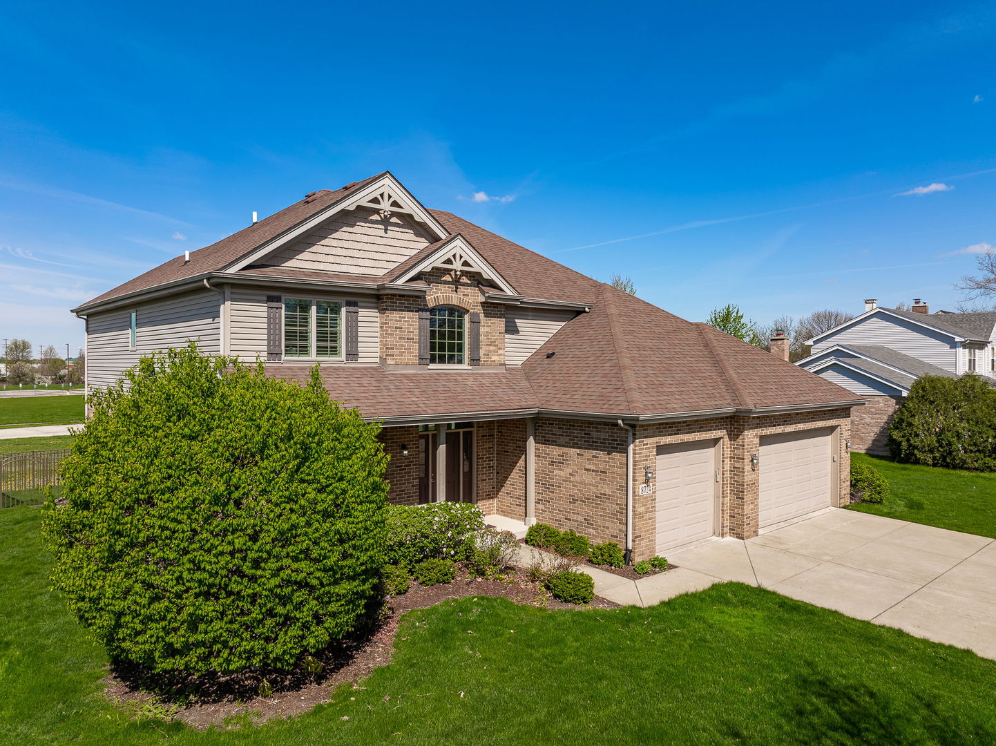 8724 Coventry Drive, Woodridge, IL 60517