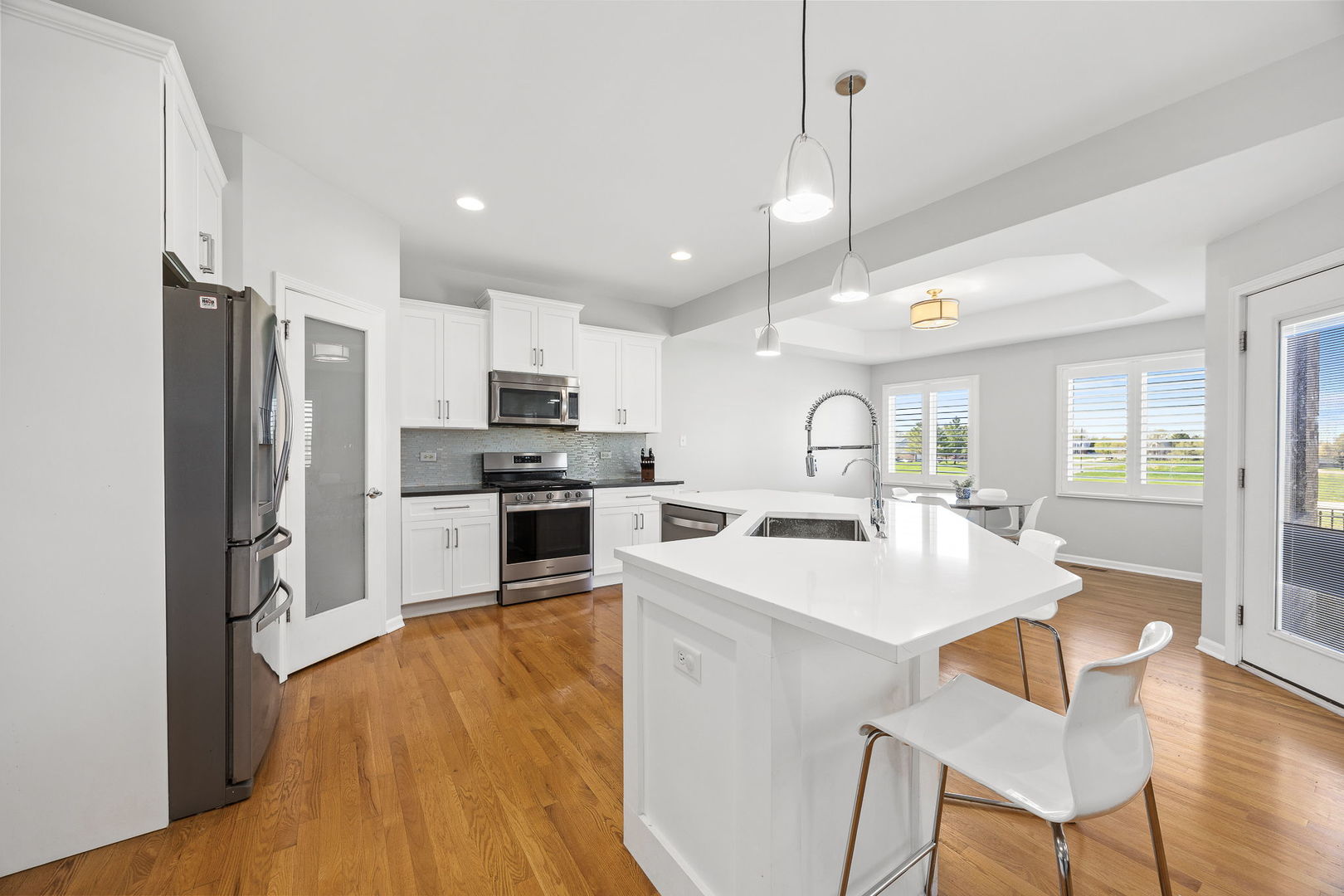 8724 Coventry Drive, Woodridge, IL 60517