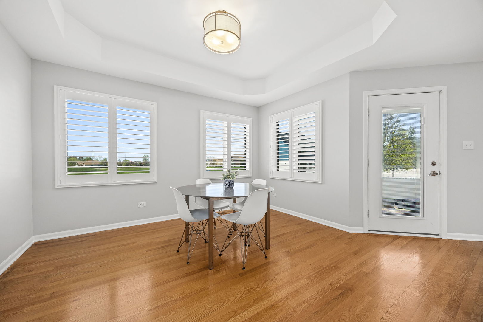 8724 Coventry Drive, Woodridge, IL 60517