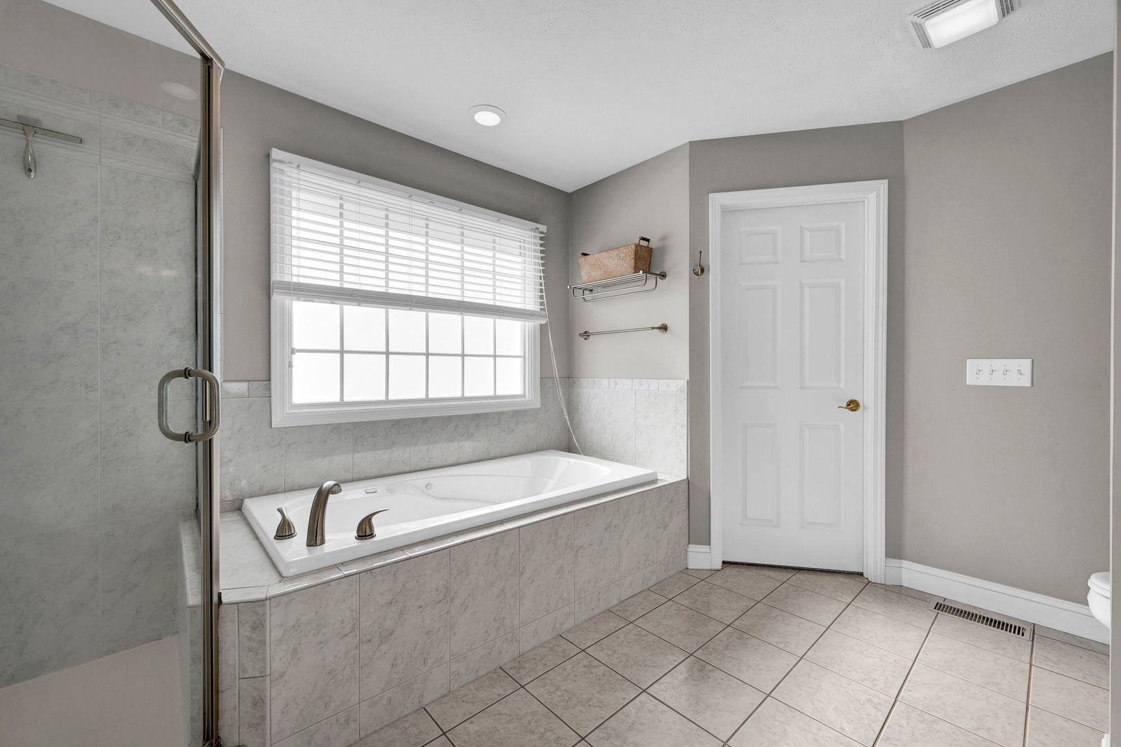 2106 Foxtail Road, Bloomington, IL 61704