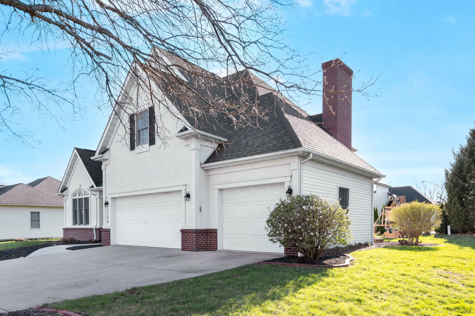 2106 Foxtail Road, Bloomington, IL 61704