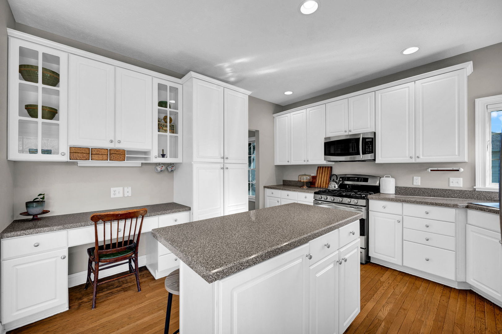 2106 Foxtail Road, Bloomington, IL 61704