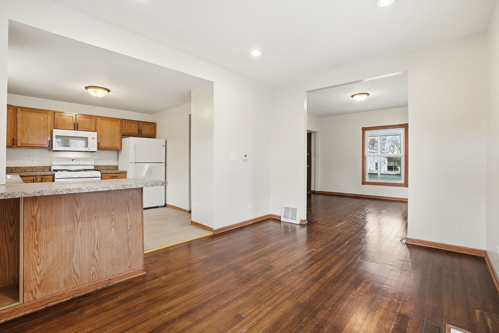 17 Seeser Street, Joliet, IL 60436