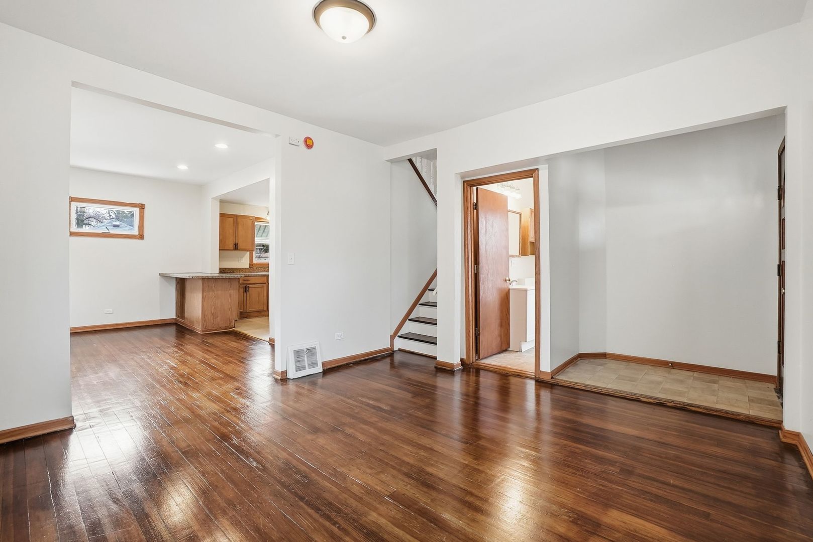 17 Seeser Street, Joliet, IL 60436