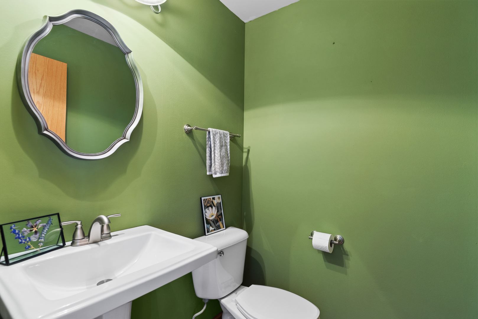 1205 Pennsylvania Avenue, Winthrop Harbor, IL 60096