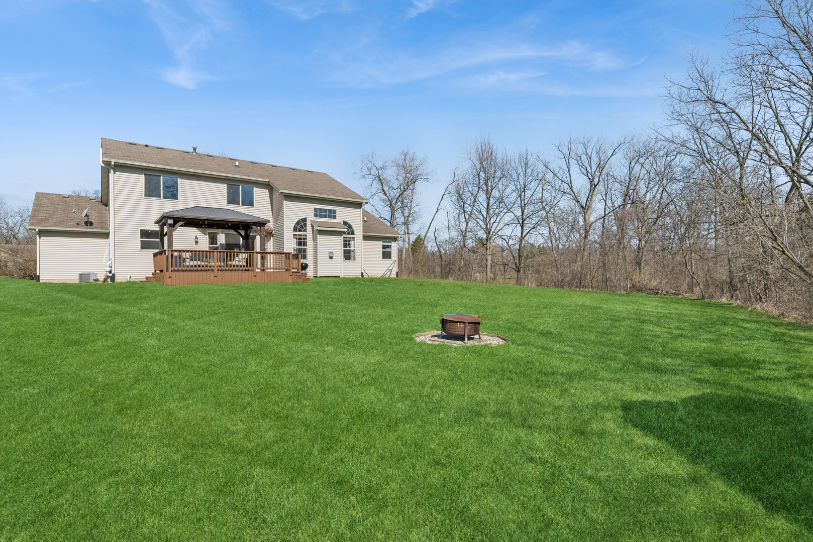 1205 Pennsylvania Avenue, Winthrop Harbor, IL 60096