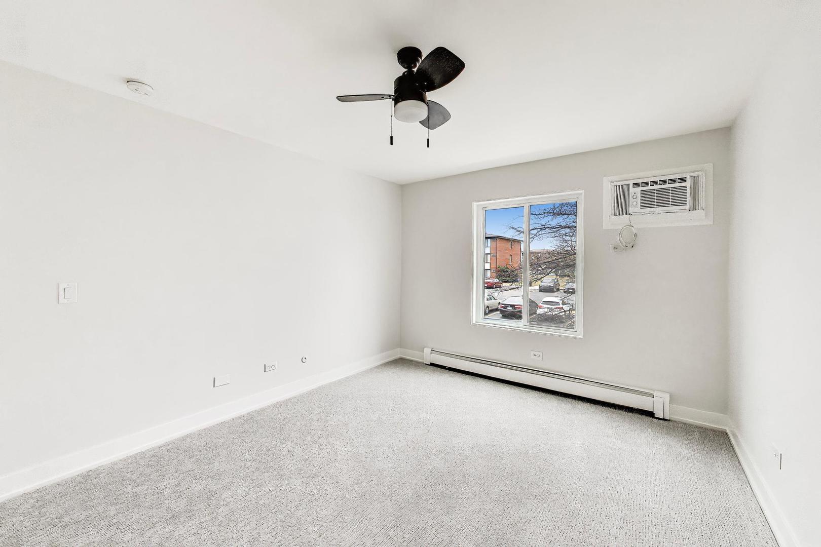 239 Gregory Street #8, Aurora, IL 60504