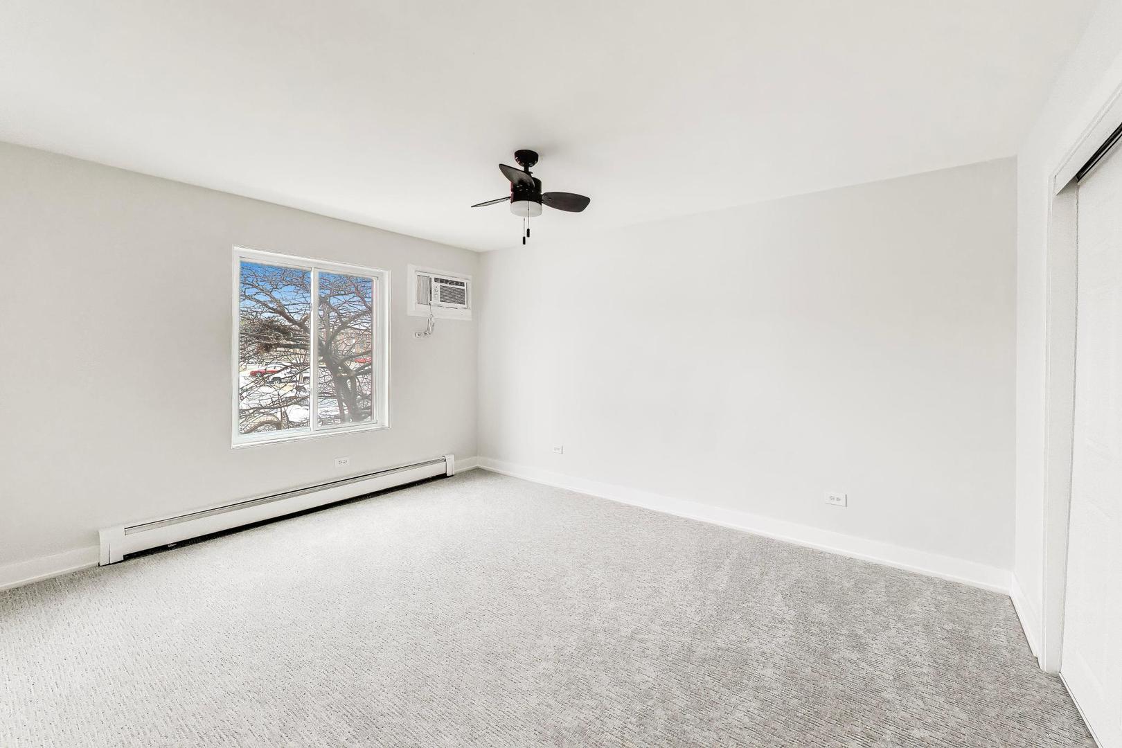 239 Gregory Street #8, Aurora, IL 60504