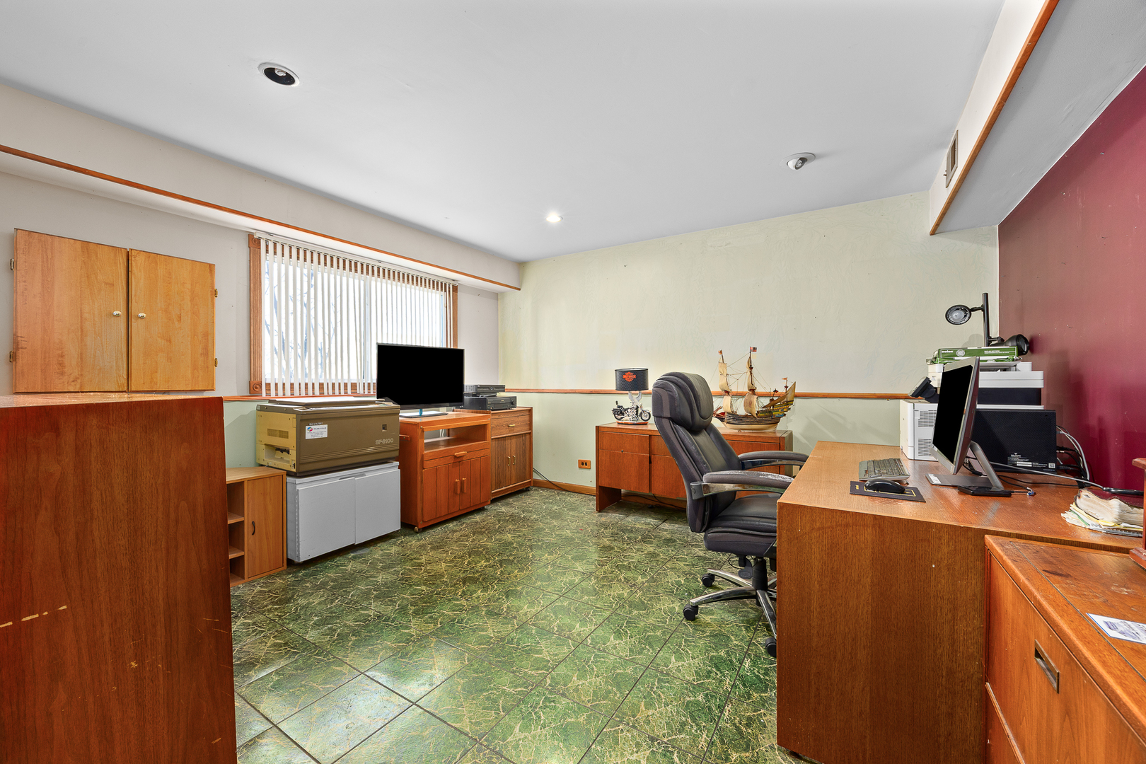 213 Windsor Drive, Bolingbrook, IL 60440