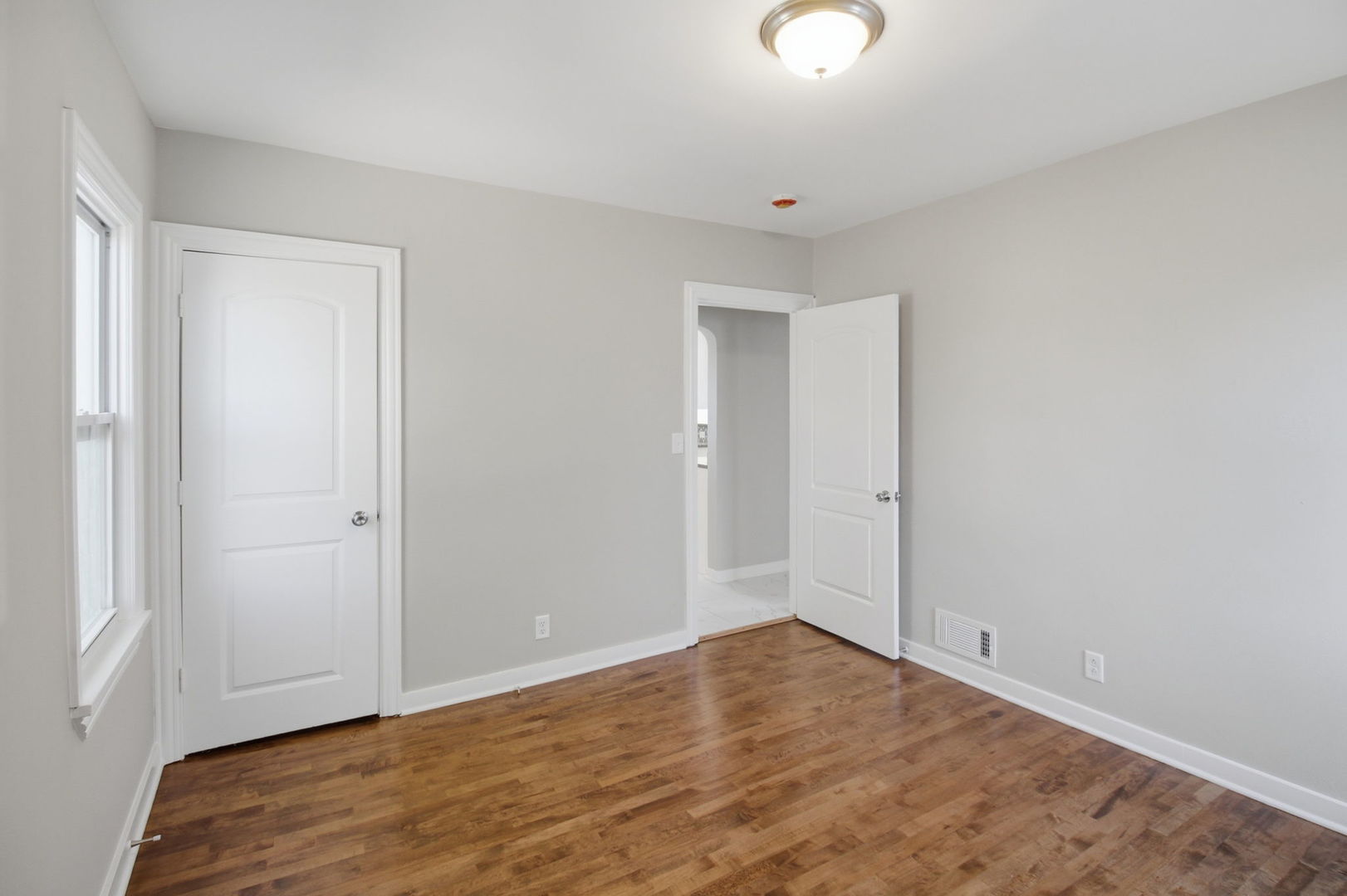 222 S Hudson Street, Westmont, IL 60559