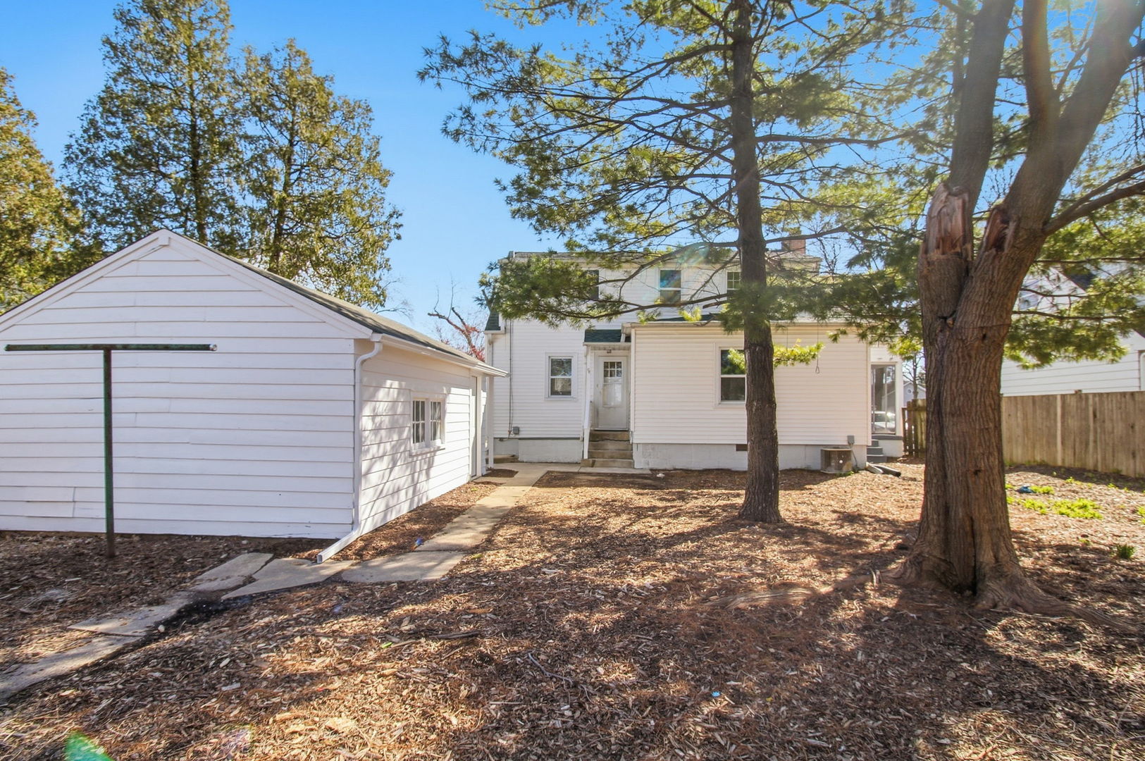 222 S Hudson Street, Westmont, IL 60559