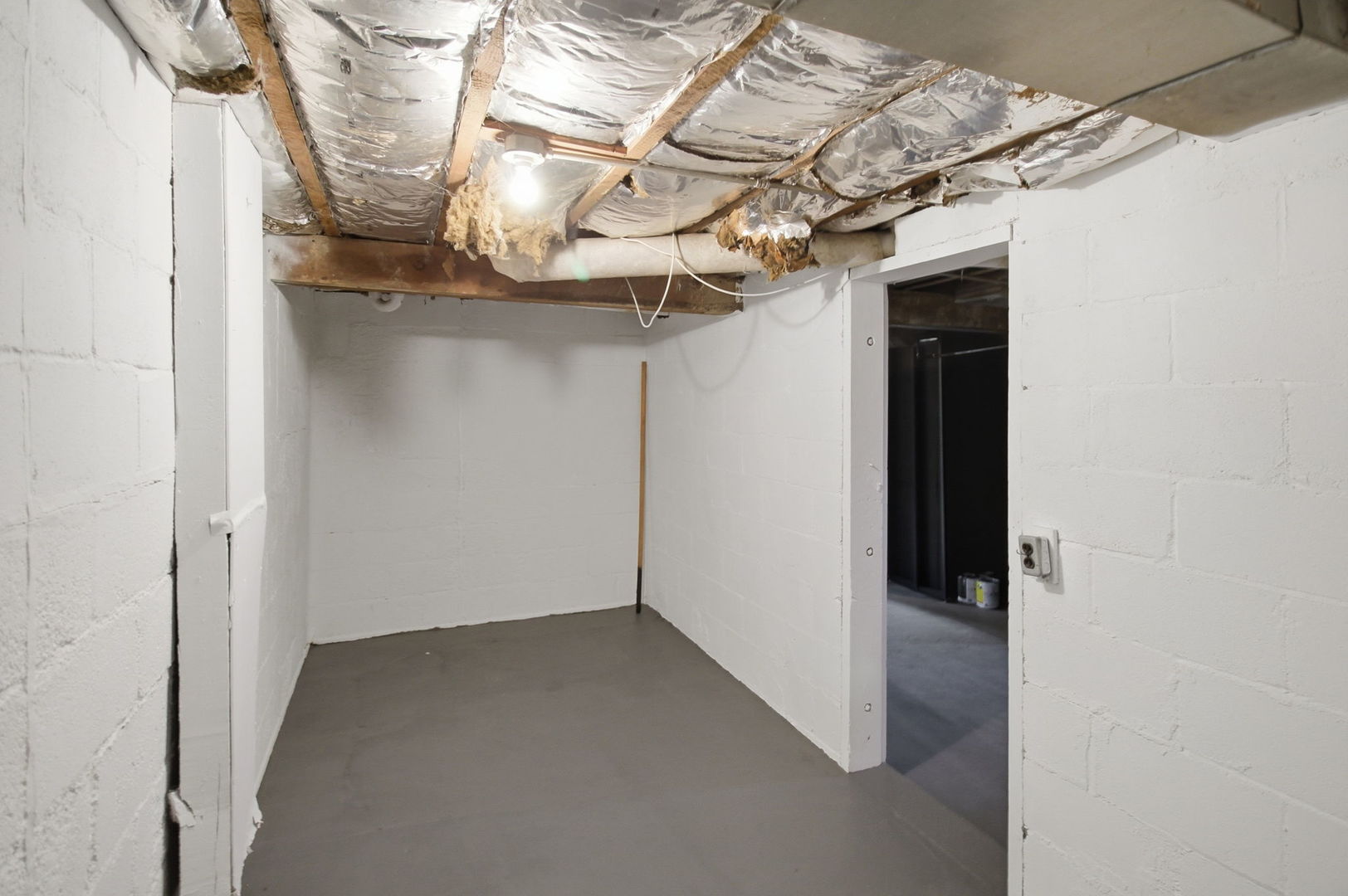 222 S Hudson Street, Westmont, IL 60559