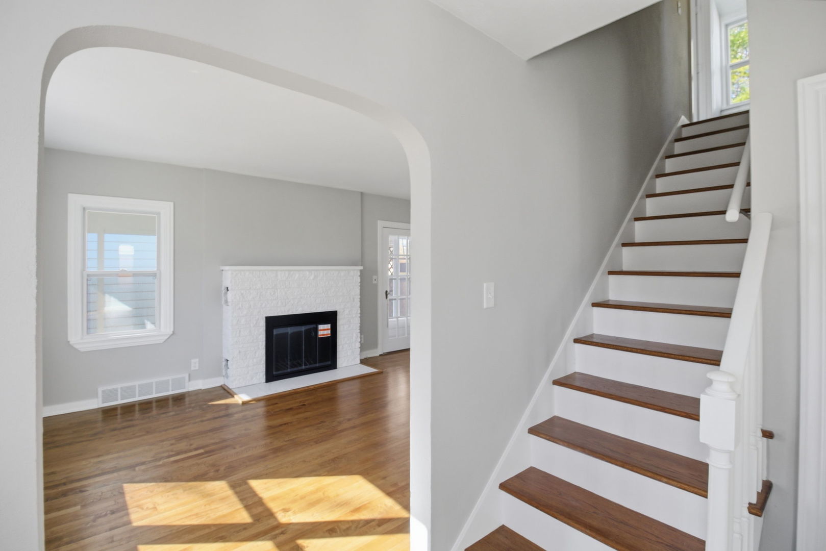 222 S Hudson Street, Westmont, IL 60559