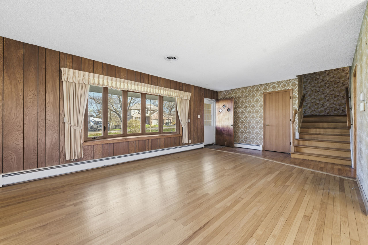 30W445 Arbor Lane, West Chicago, IL 60185