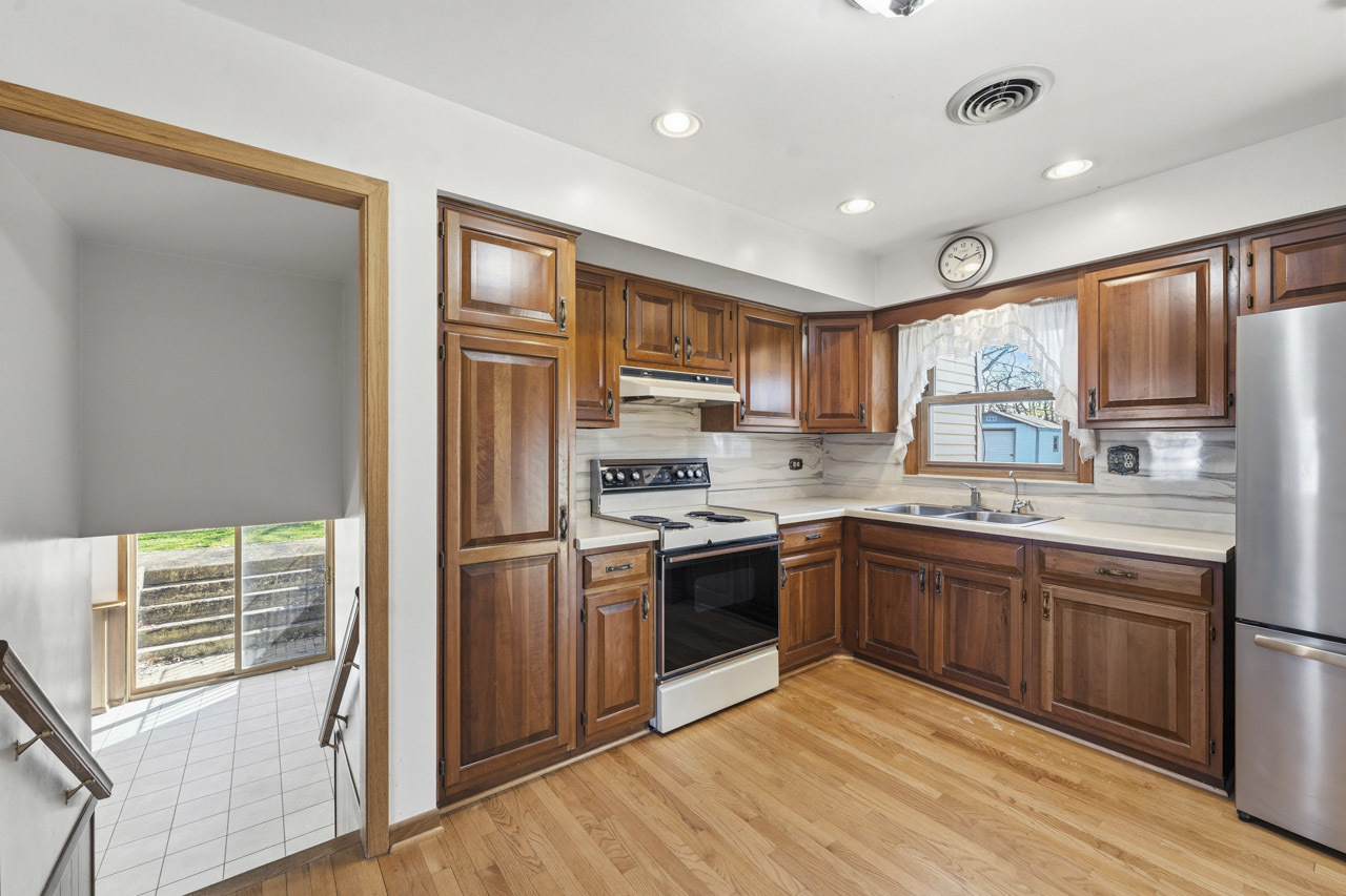 30W445 Arbor Lane, West Chicago, IL 60185