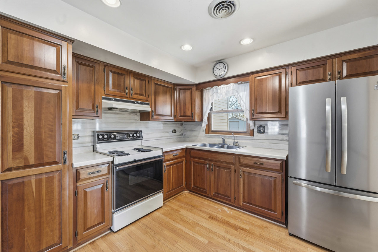 30W445 Arbor Lane, West Chicago, IL 60185