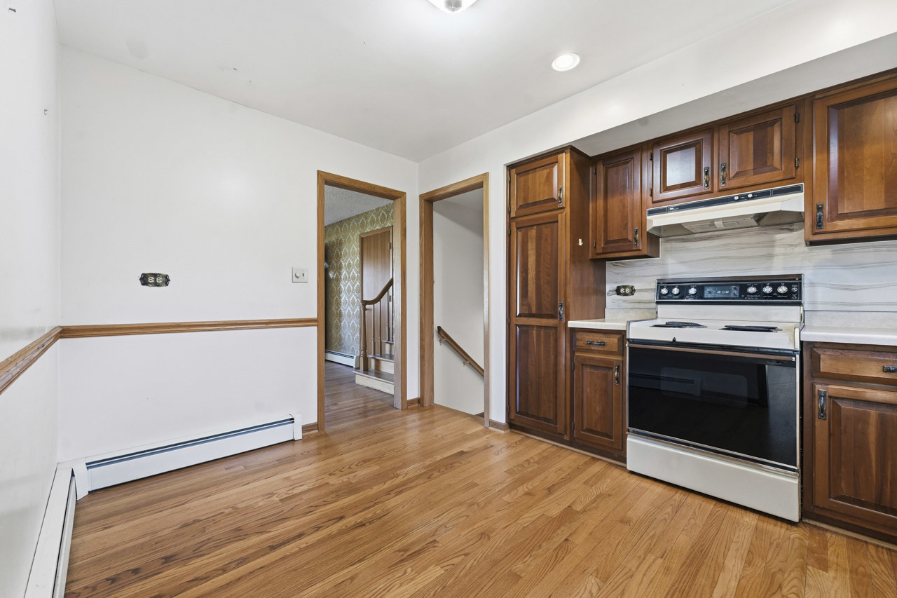 30W445 Arbor Lane, West Chicago, IL 60185